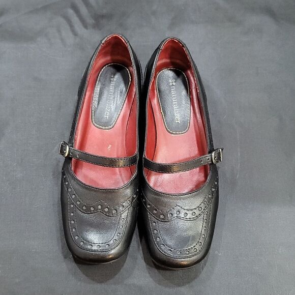 NATURALIZER MARY JANE STYLE ROUND TOE FLAT SHOE - Picture 1 of 14